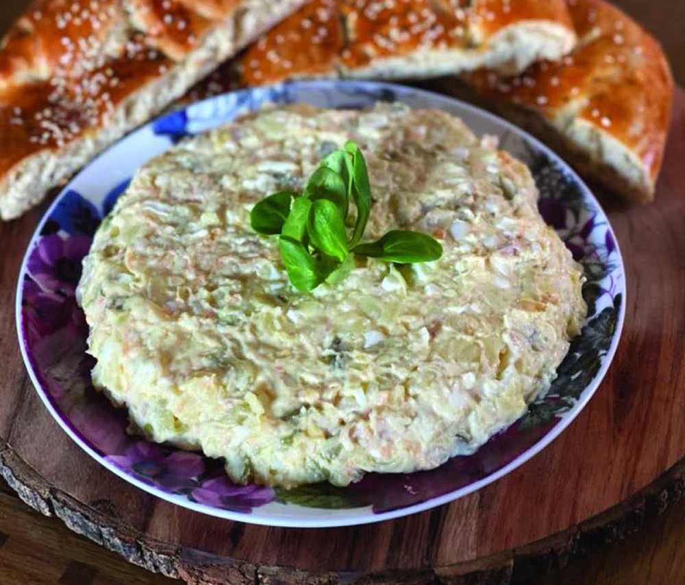 humus Served at Mah Cafe in East Barnet